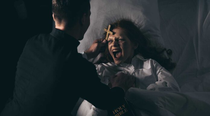 Las 20 mejores películas de exorcismos | ¡Las más escalofriantes! peliculas de exorcismos